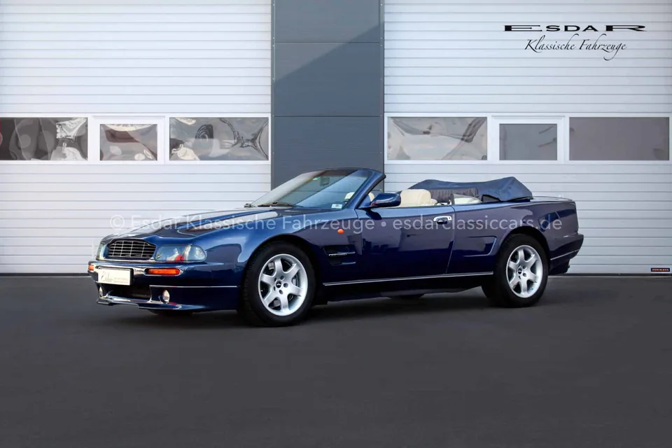 Aston Martin V8