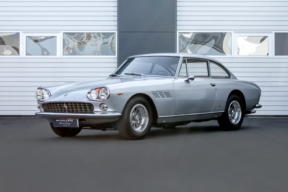Ferrari 330 GT 2+2