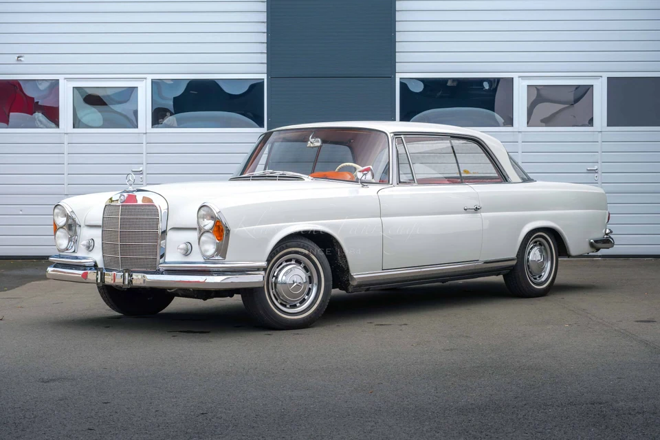 Mercedes-Benz 220SE W111 1963