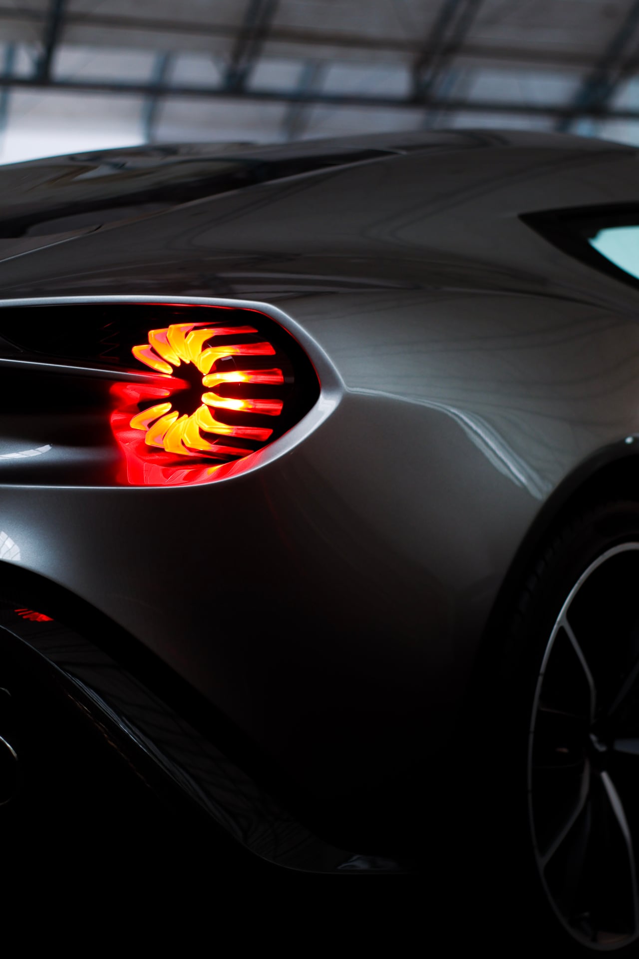 Aston Martin Vanquish Zagato — Rücklicht-Detail